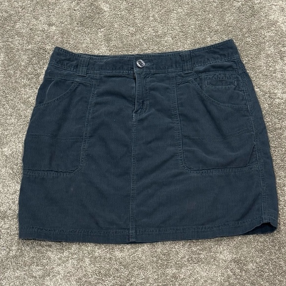 🏔️ Columbia Charcoal Grey Corduroy Mini Skirt - Size 10 - Picture 2 of 5